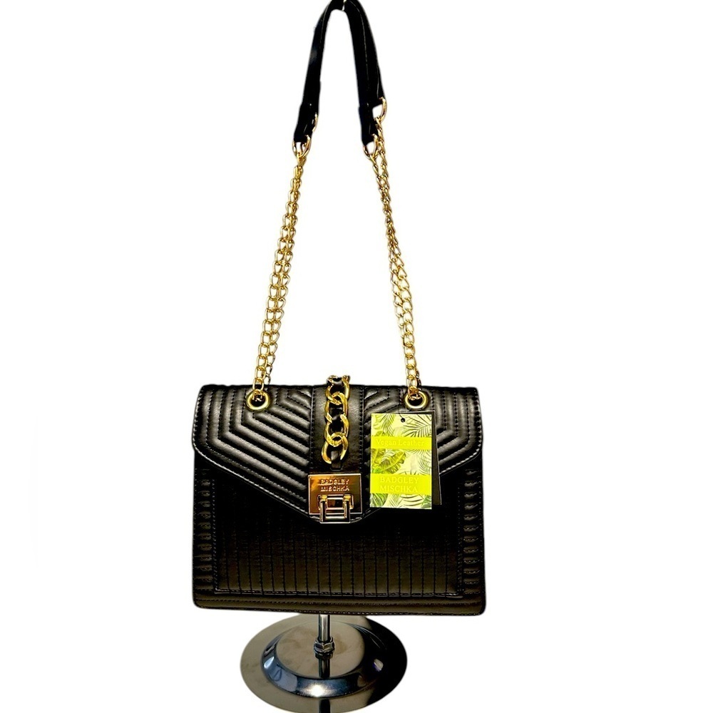 🔥  NWT Badgley Mischka Black w/Gold convertible shoulder straps Quitted Purse
